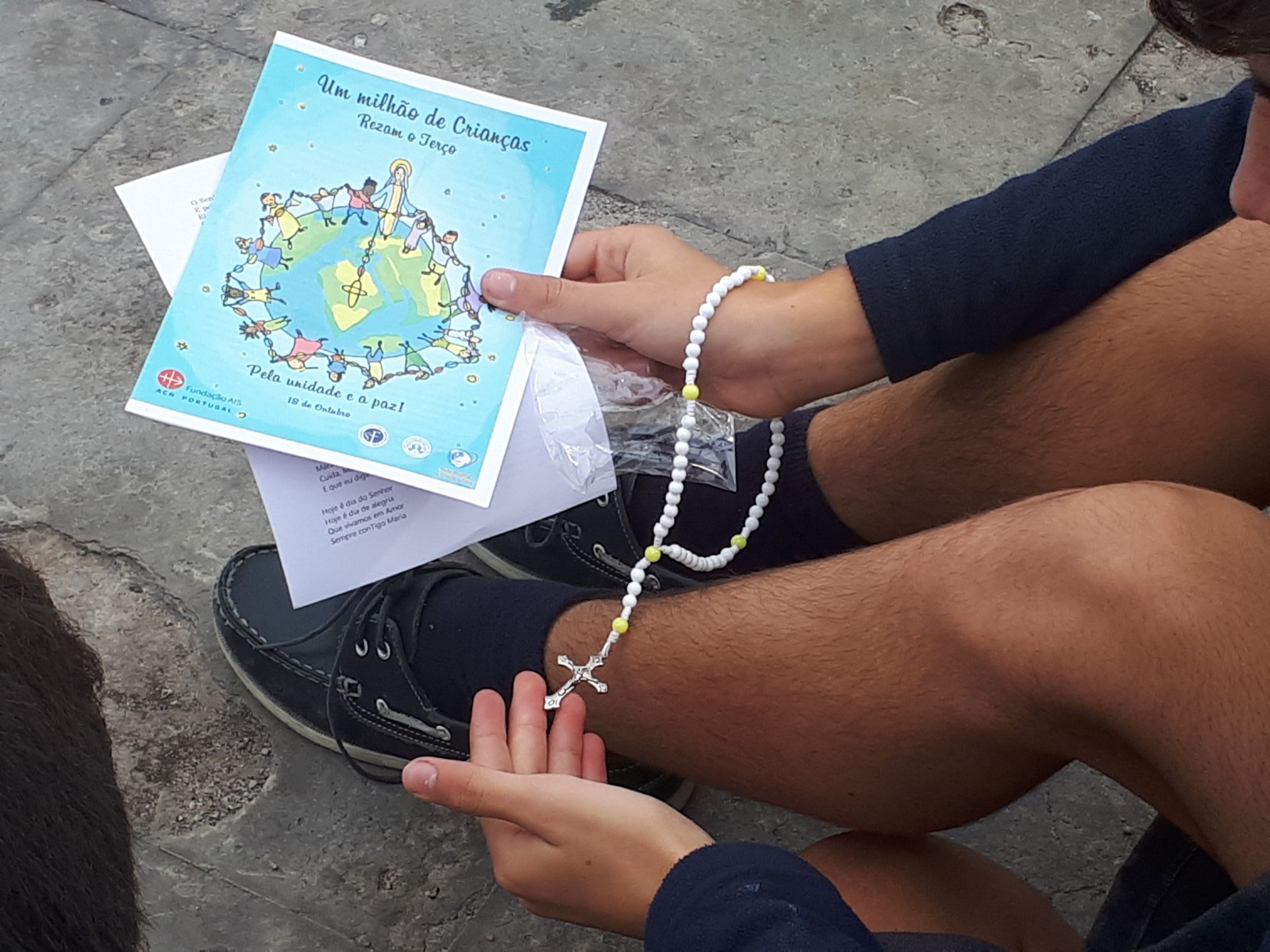 2019-10-18 – 1 milhão de crianças rezam o terço